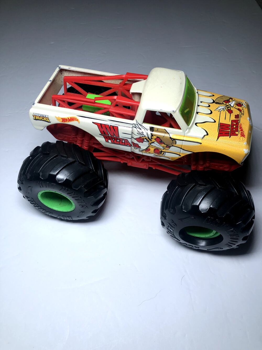 Hot Wheels Monster Trucks HW Pizza CO. 1:24 Scale